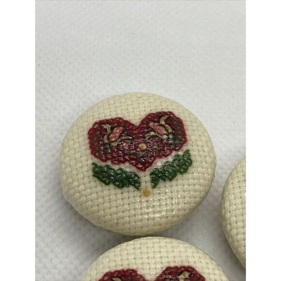 Vintage Lot of 7 Cross Stitch Heart & Thread Spool‎ Button Covers 80s 90s Style - Picture 5 of 14